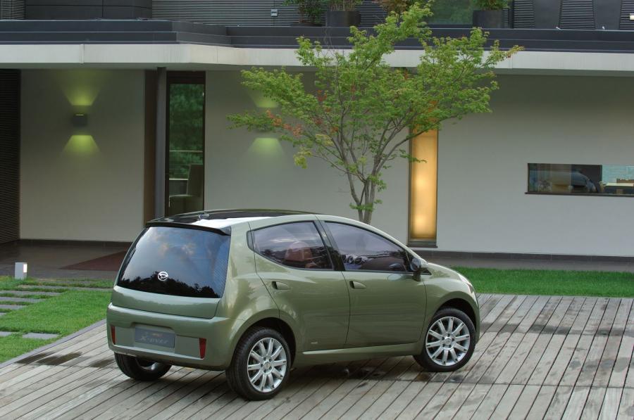 Daihatsu D-Compact X-Over Concept 2006 года  (фото 2 из 16)